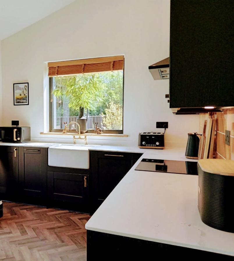 Finest Retreats - Blackbarn Wood Balsham Exteriör bild